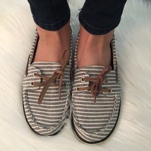 Blue and White Boat Shoes • Excellent Condtion